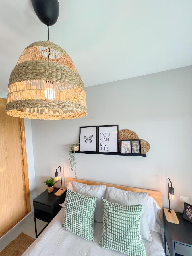 Cozy Apartment With Large Terrace ตอร์เรโมลิโนส ภายนอก รูปภาพ