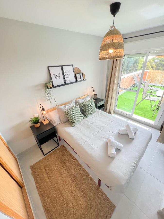 Cozy Apartment With Large Terrace ตอร์เรโมลิโนส ภายนอก รูปภาพ