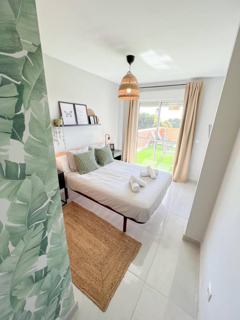 Cozy Apartment With Large Terrace ตอร์เรโมลิโนส ภายนอก รูปภาพ